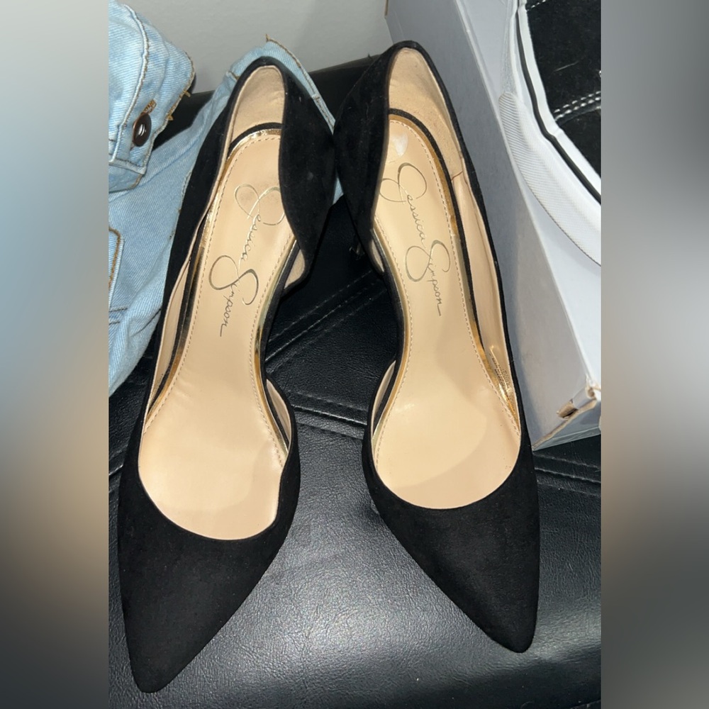 Women’s black heels
